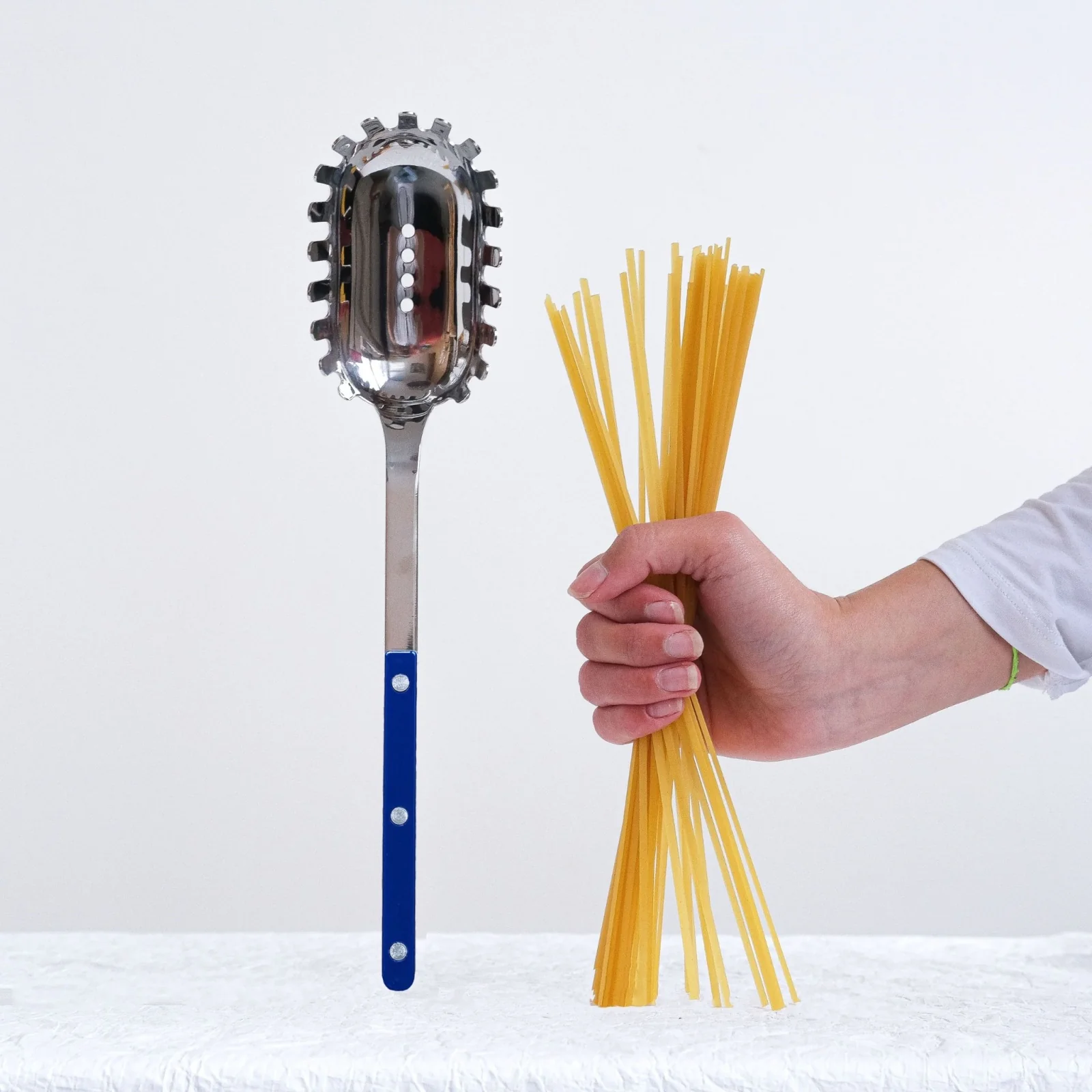 Bistrot Solid, Navy blue - Spaghetti spoon - Image 2