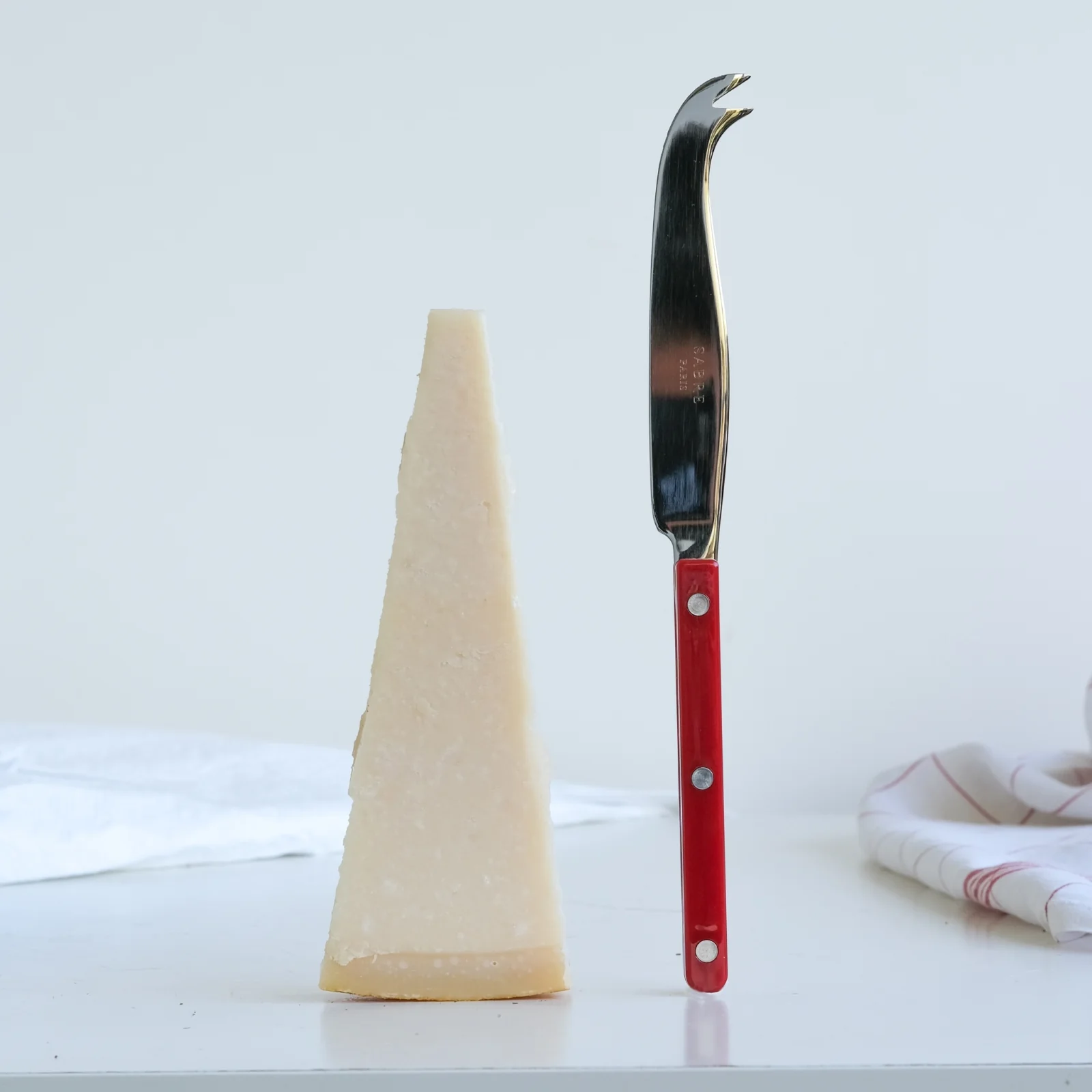 Bistrot Solid, Burgundy - Box of 2 cheese knives - Image 2