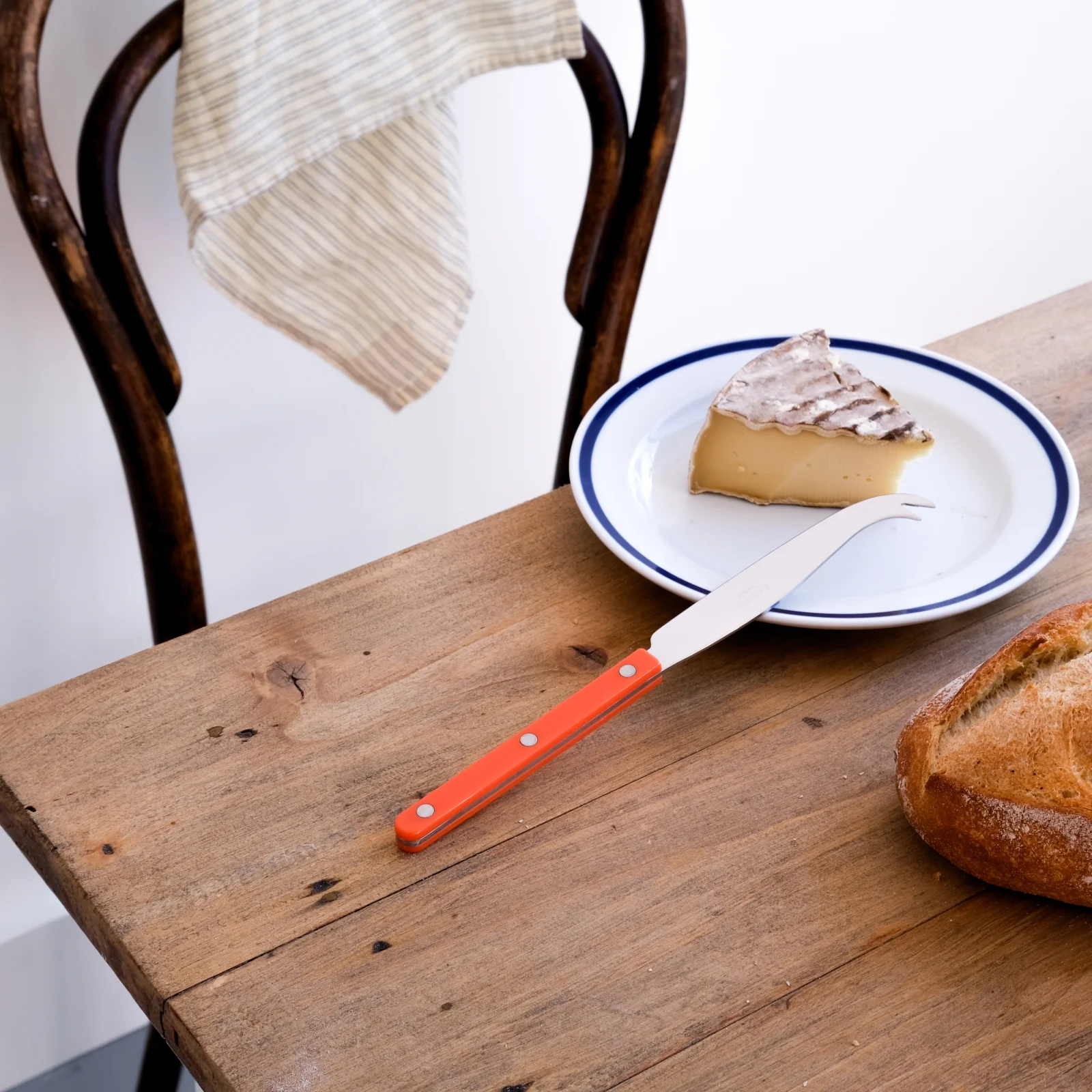Bistrot Solid, Orange - Box of 2 cheese knives - Image 2