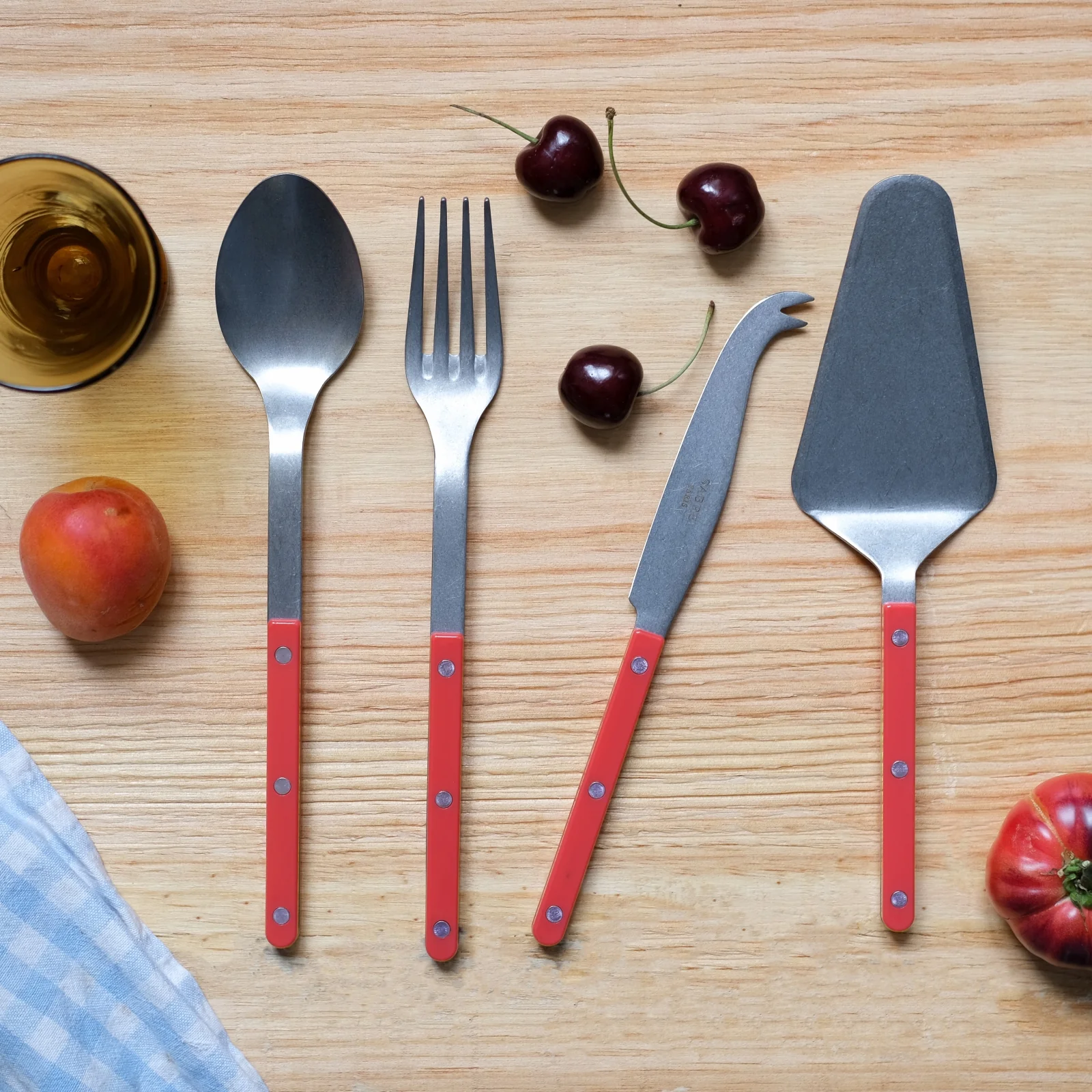 Bistrot Vintage Solid, Red - Set of 4 Bistrot must-have serving pieces - Image 2