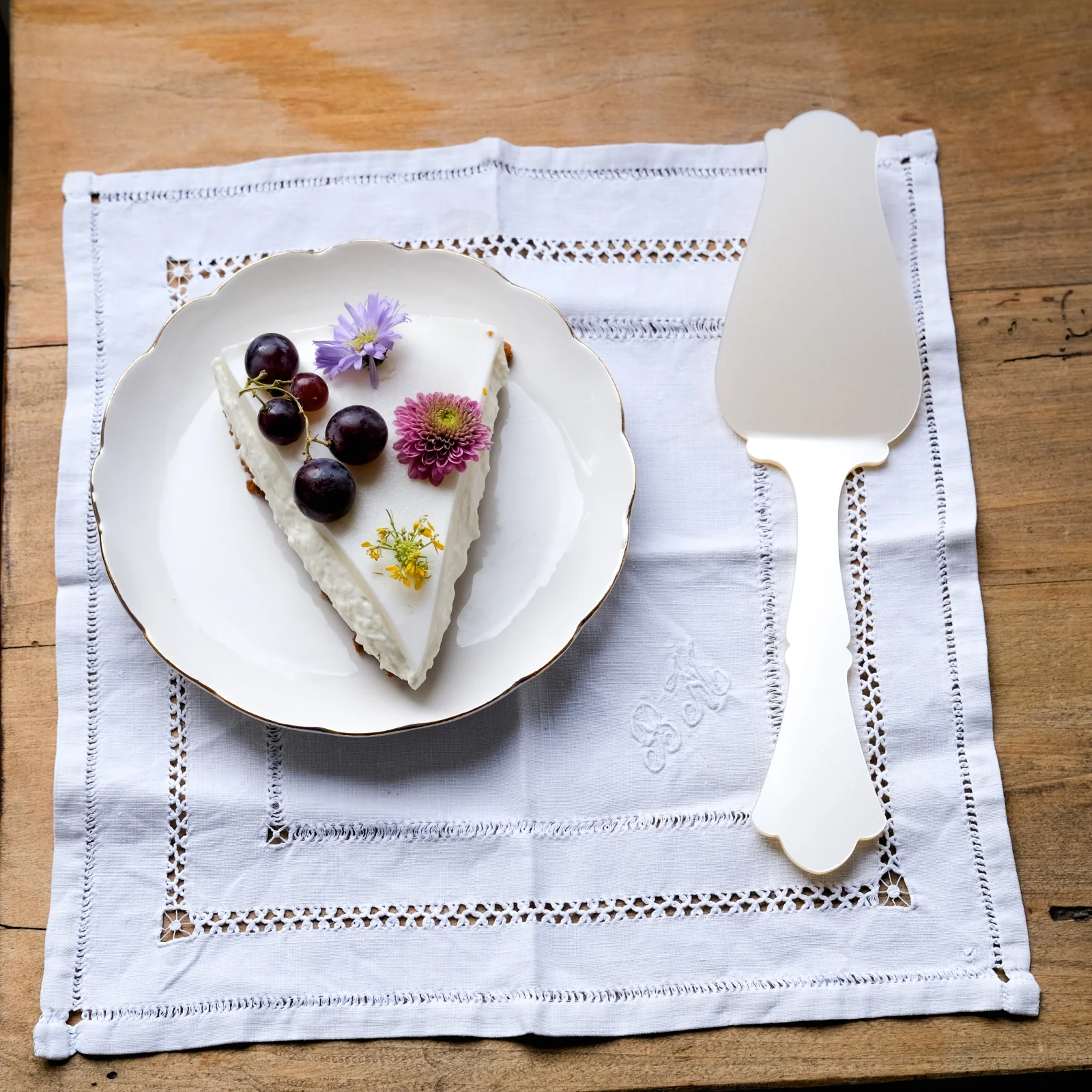 Honorine, White - Tart server - Image 2