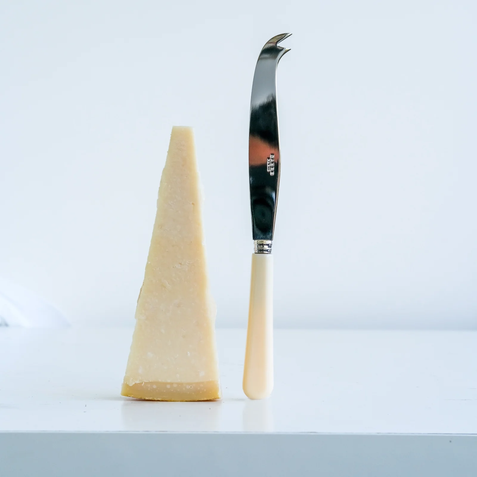Pop unis, Ivory - Cheese knife large - Image 2